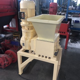 SMALL FOUR SHAFT INDUSTRIAL SHREDDER MACHINE FS400 MODEL 